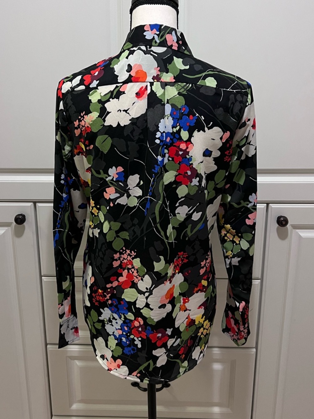 NWOT Banana Republic Dillon Shirt |  button down silky blouse sz S - Picture 7 of 9
